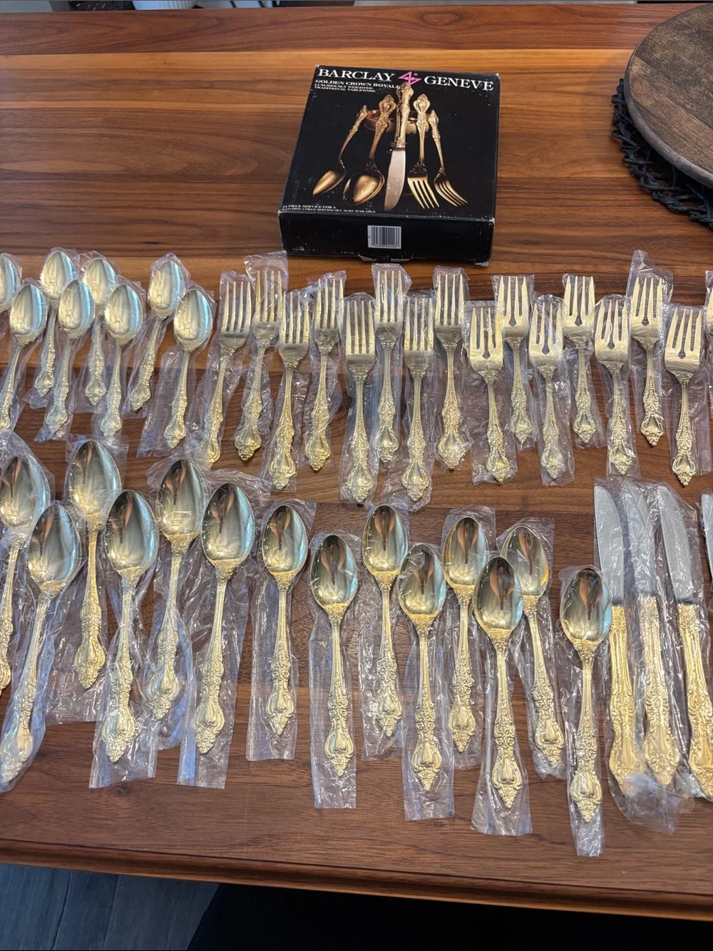 New Barclay Geneve Golden Crown Royale Weighted Flatware Silverware Set of 48